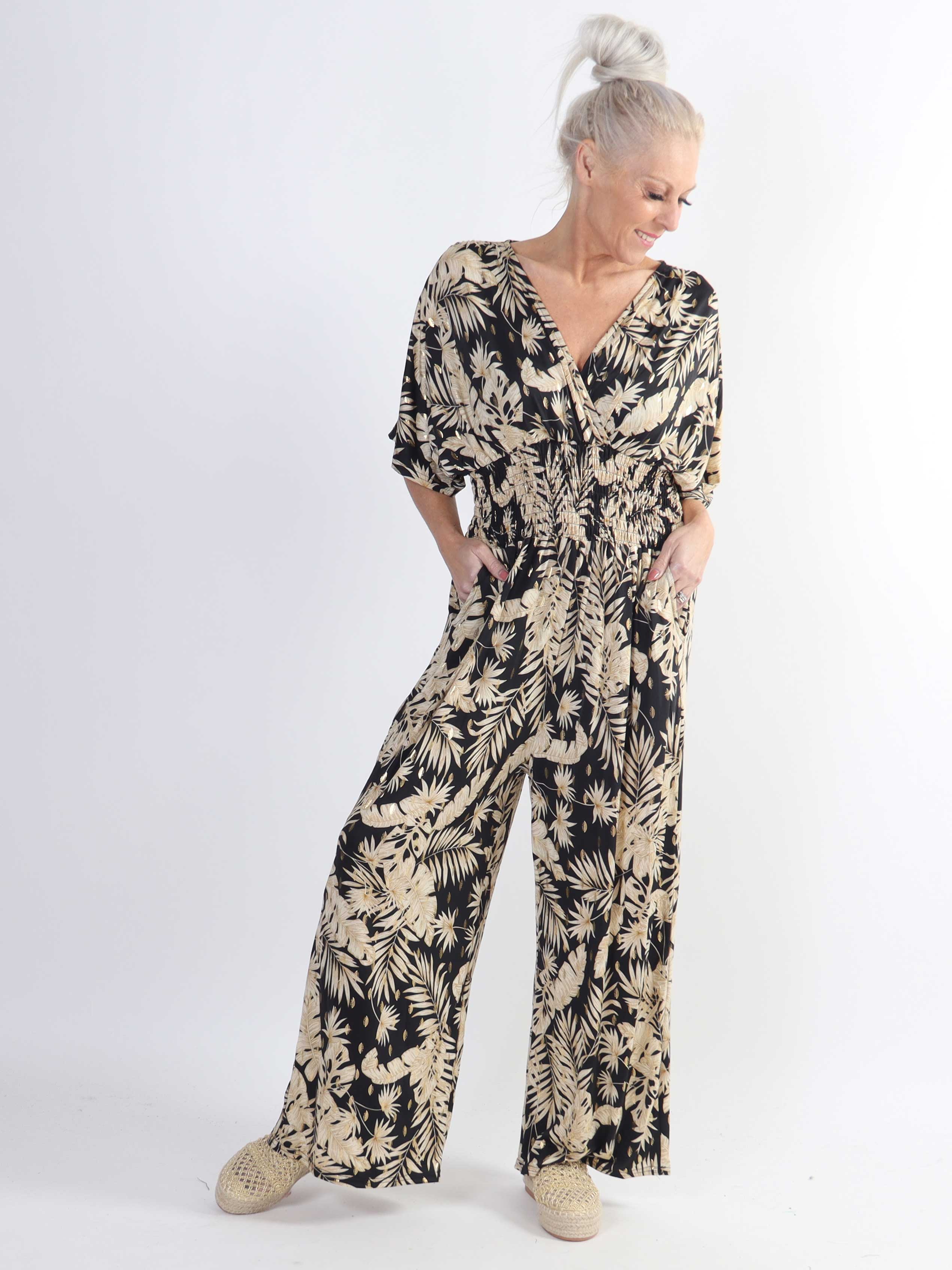 Pams Gold Leaf Jumpsuit - Elastisk plus size buksedragt med bladmønster
